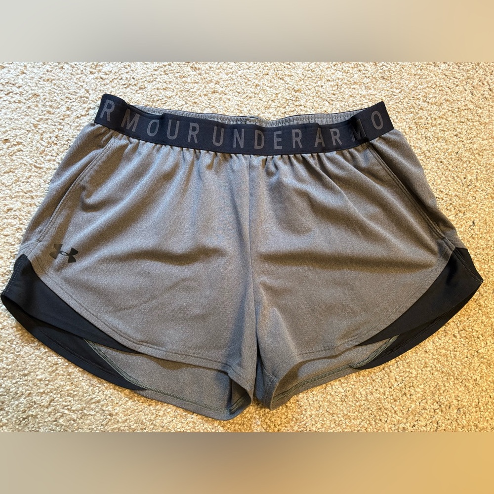 Under Armour Women's Tech Play Up Shorts - Grey